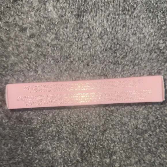 Charlotte Tilbury Beauty Light Wand in Pillow Talk! - Picture 4 of 4
